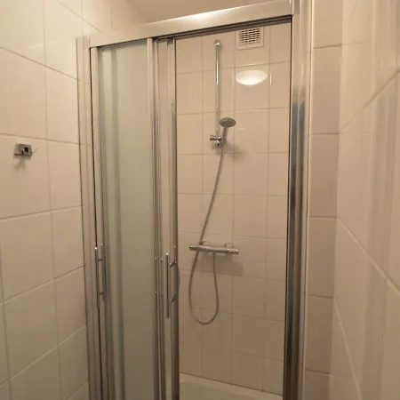 Cosy With Pet Friendly Garden Holiday home